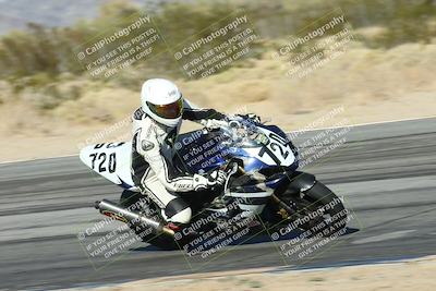 media/Dec-01-2025-Moto Forza (Mon) [[2daa91e15f]]/3-Beginner Group/Session 4 Turn 9/